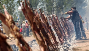 Bronca en Valle Fértil: prometieron motos y el sorteo nunca apareció