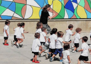 Más computadoras, capacitación y actos patrios en las escuelas