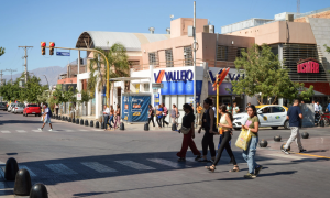 Rawson cambia el horario de los comercios por el partido de Argentina