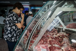 Cada vez más familias compran carne por dinero y no por kilos