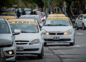 La Justicia le dio la razón a taxistas y suspendió la nueva ley